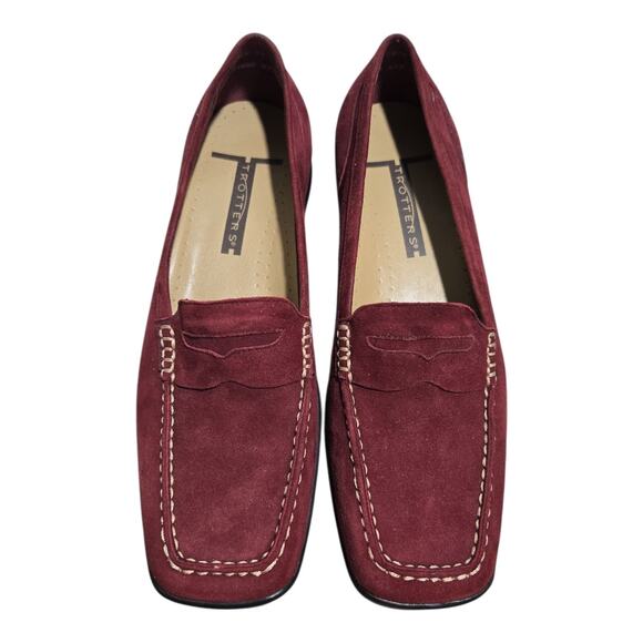 Trotters Burgundy Suede Comfort Loafers Women's Size 7M Slip On Work Flats - Picture 1 of 6